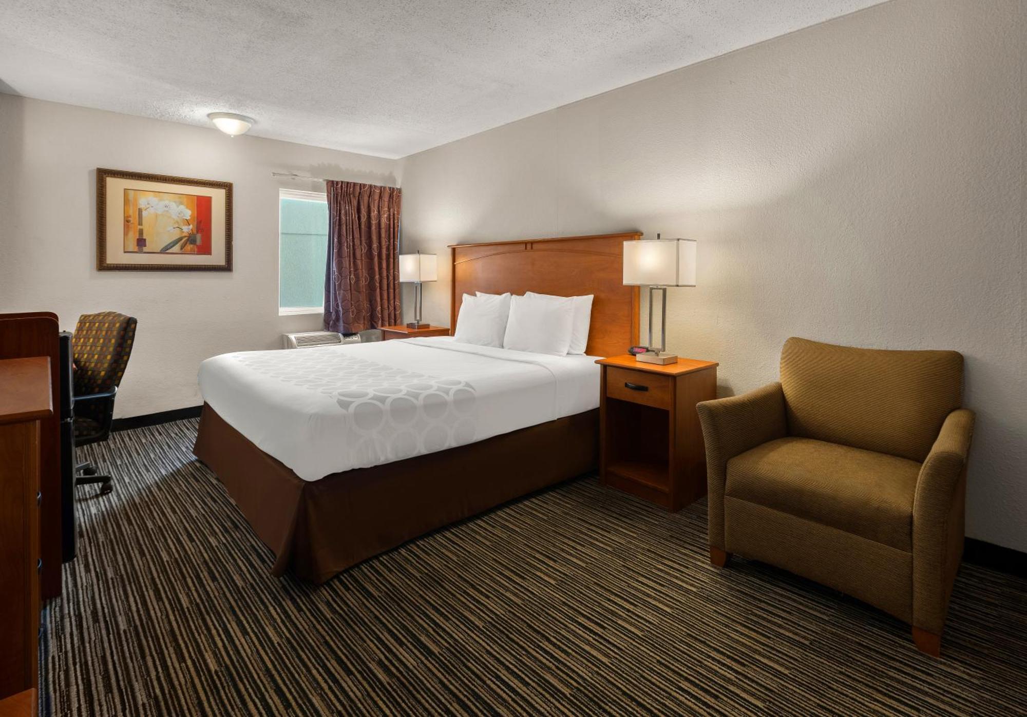 Magnuson Hotel Detroit Airport Romulus Exterior photo